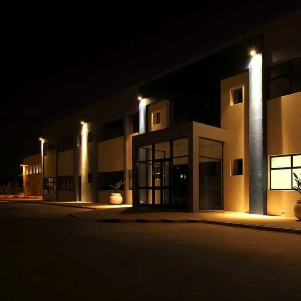 LED spotlight 50W 115LM/W Črn 6500K IP65