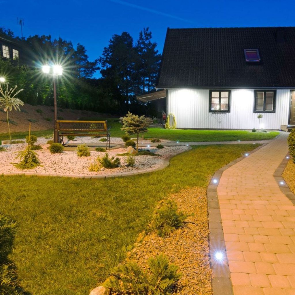 Ulična/ Vrtna Svetilka 3 x E27 1990 mm IP44 Črna Lanterna