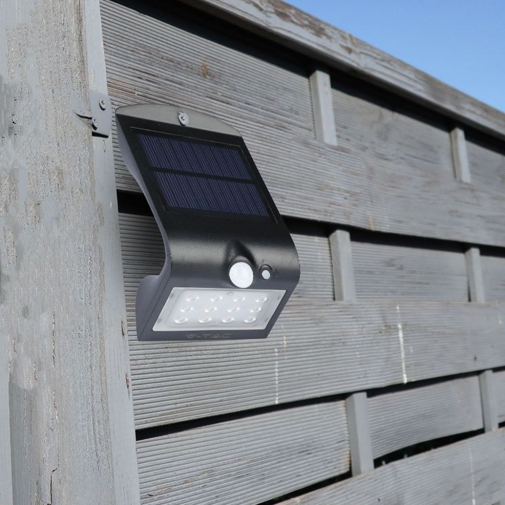 1.5W LED Solar Lamp Black