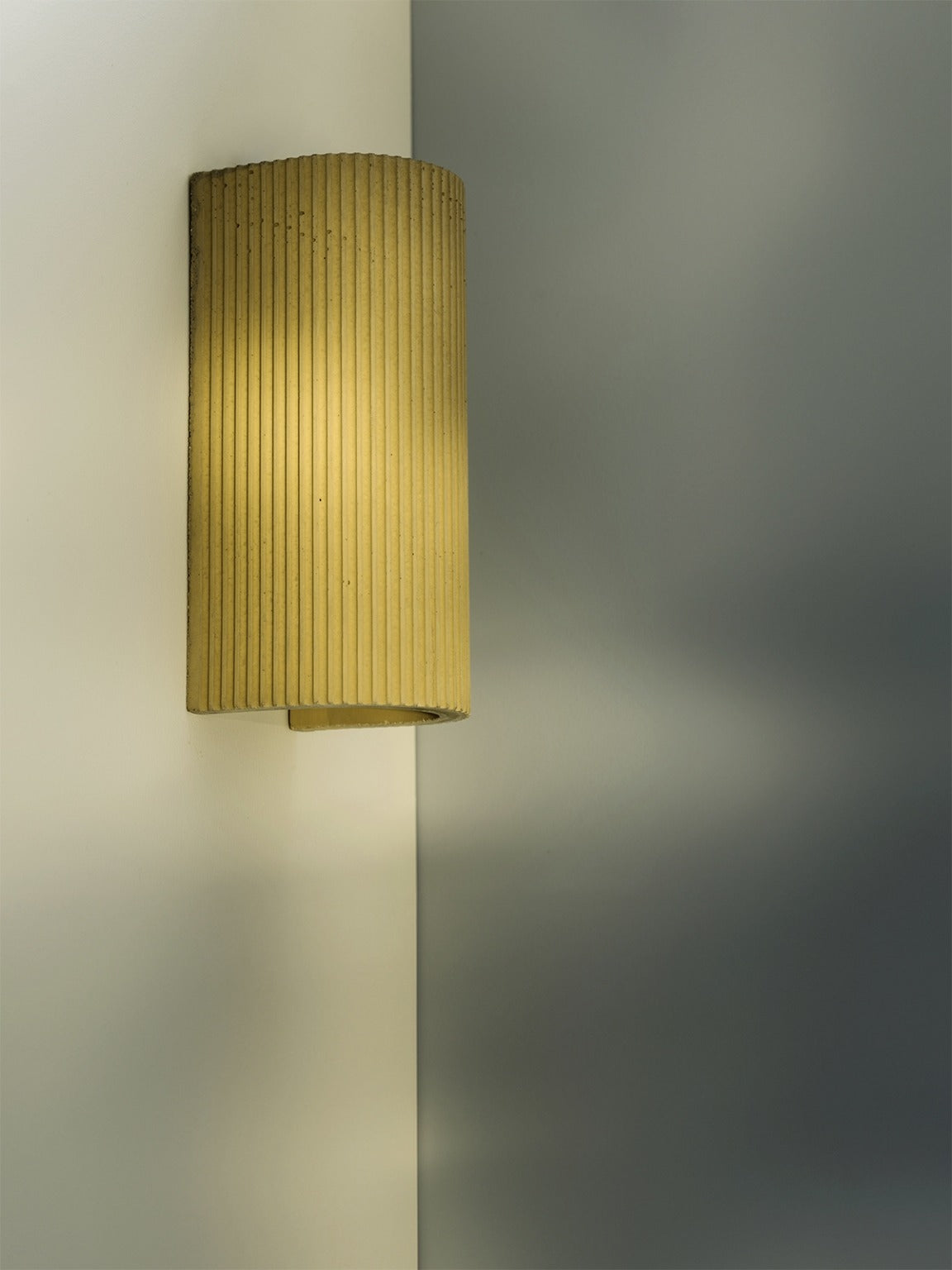 Stropna svetilka [S3] fluted and colorful