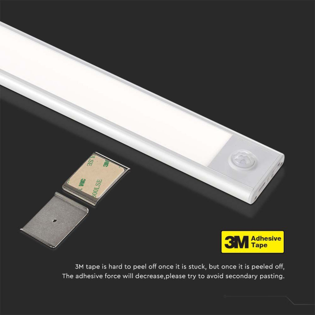 2W Micro-USB polnilna LED svetilka PIR senzor Srebrna 3000K IP20